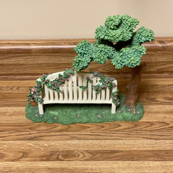 Department 56. Afternoon in the Park figurine. - Picture 3 of 3